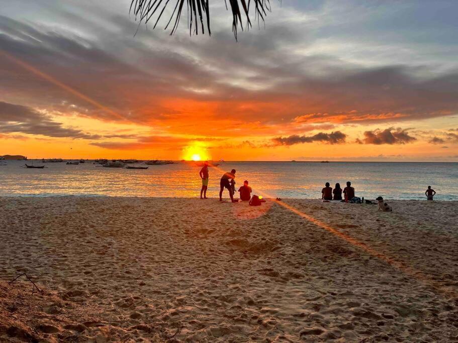 Paradise * Manoc-Manoc